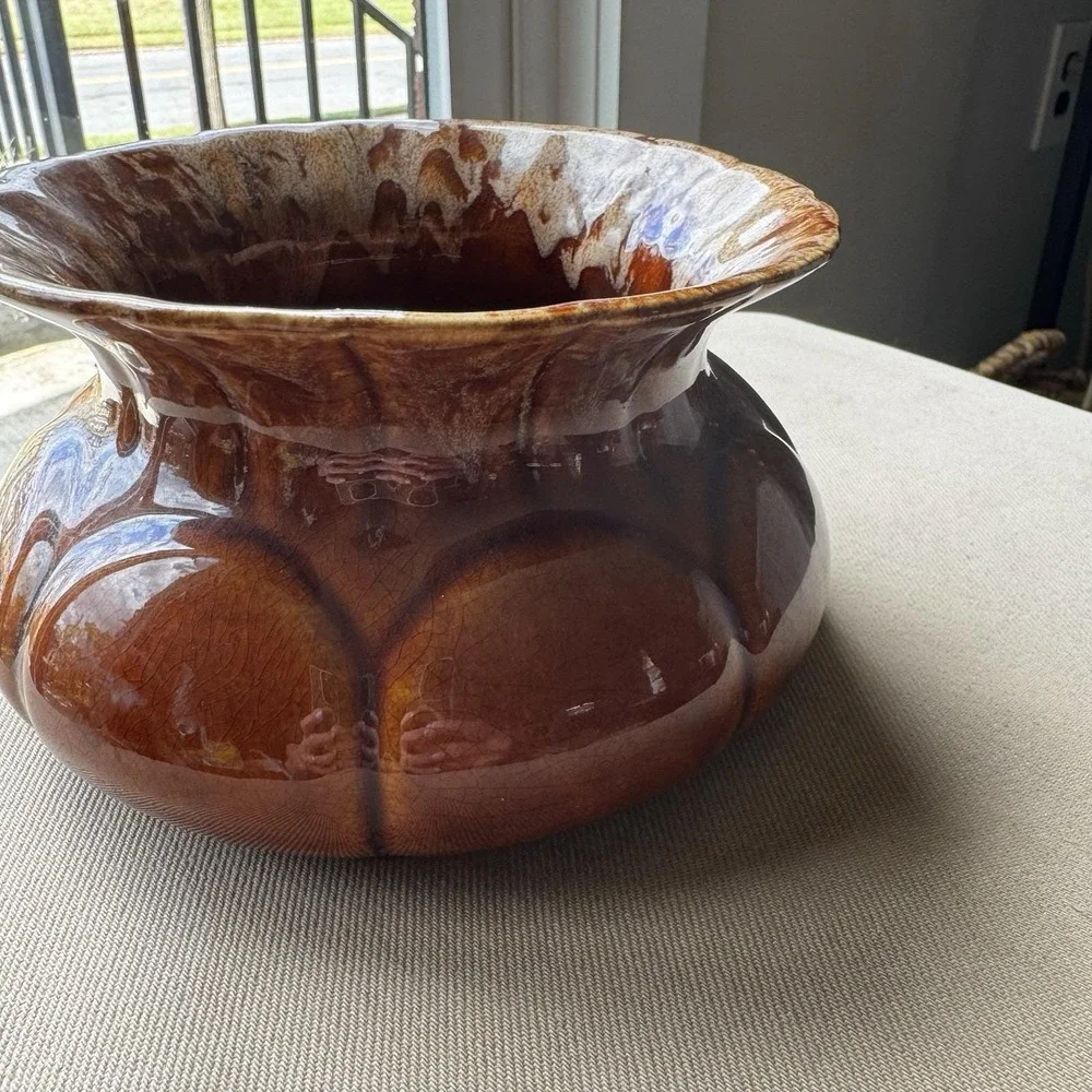 Brush McCoy Pottery Vase #190-6 Scalloped Edge Flared Top Brown Drip Glaze‎